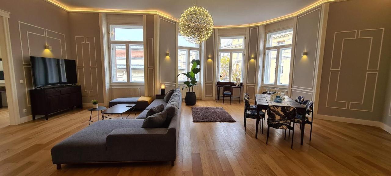 Walking Street Luxurious Huge Apartment Boedapest Buitenkant foto