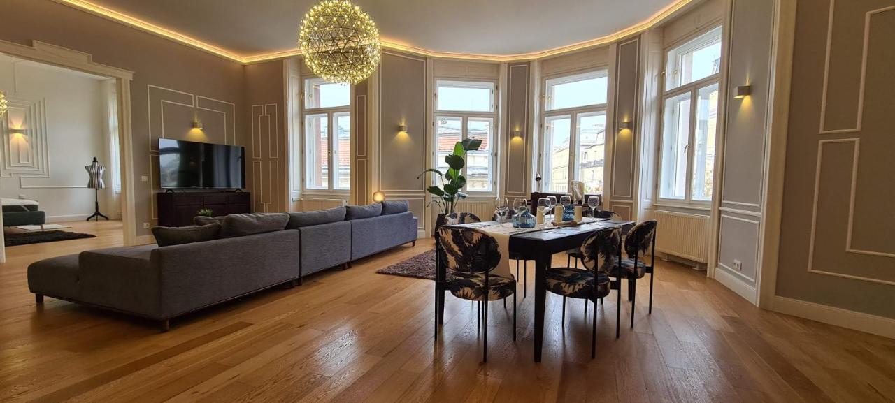 Walking Street Luxurious Huge Apartment Boedapest Buitenkant foto